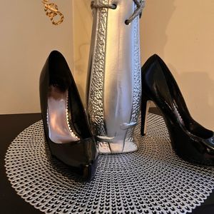JOEY O BLACK HEELS Size 9